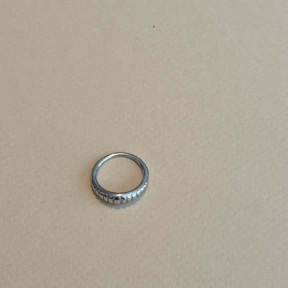 Pinky Textured Ring N1293 - Picture 4 of 5